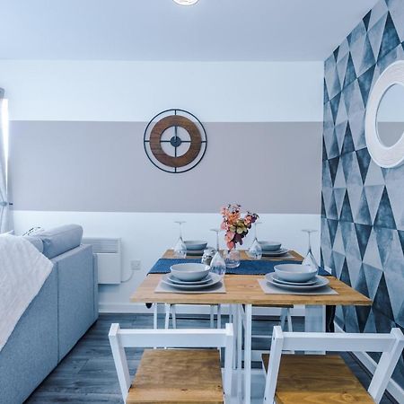 Stunning 2 Bed Apt By Greenstay Serviced Accommodation - Located In Formby Village - Perfect For Short & Long Stays - Couples, Friends & Families & Business Travellers All Welcome - Dog Friendly - 7 Esterno foto