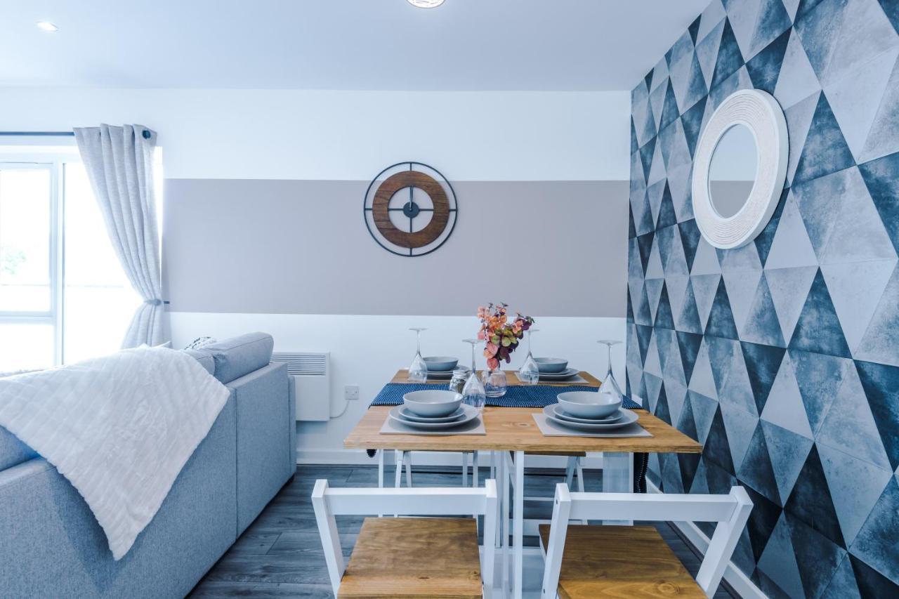 Stunning 2 Bed Apt By Greenstay Serviced Accommodation - Located In Formby Village - Perfect For Short & Long Stays - Couples, Friends & Families & Business Travellers All Welcome - Dog Friendly - 7 Esterno foto
