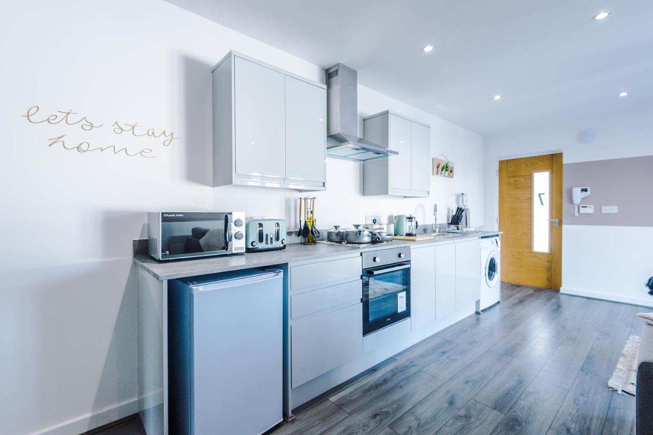 Stunning 2 Bed Apt By Greenstay Serviced Accommodation - Located In Formby Village - Perfect For Short & Long Stays - Couples, Friends & Families & Business Travellers All Welcome - Dog Friendly - 7 Esterno foto