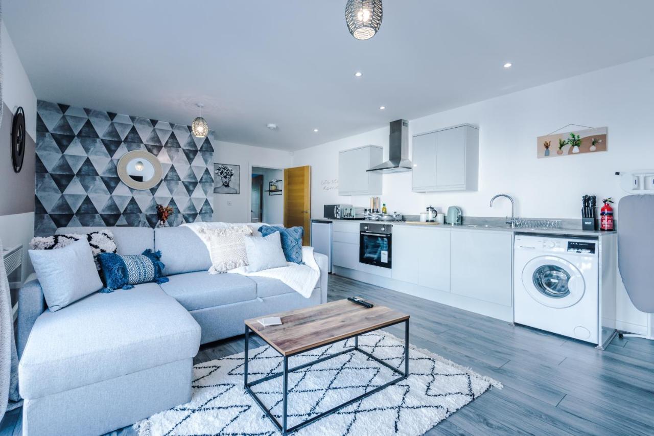 Stunning 2 Bed Apt By Greenstay Serviced Accommodation - Located In Formby Village - Perfect For Short & Long Stays - Couples, Friends & Families & Business Travellers All Welcome - Dog Friendly - 7 Esterno foto