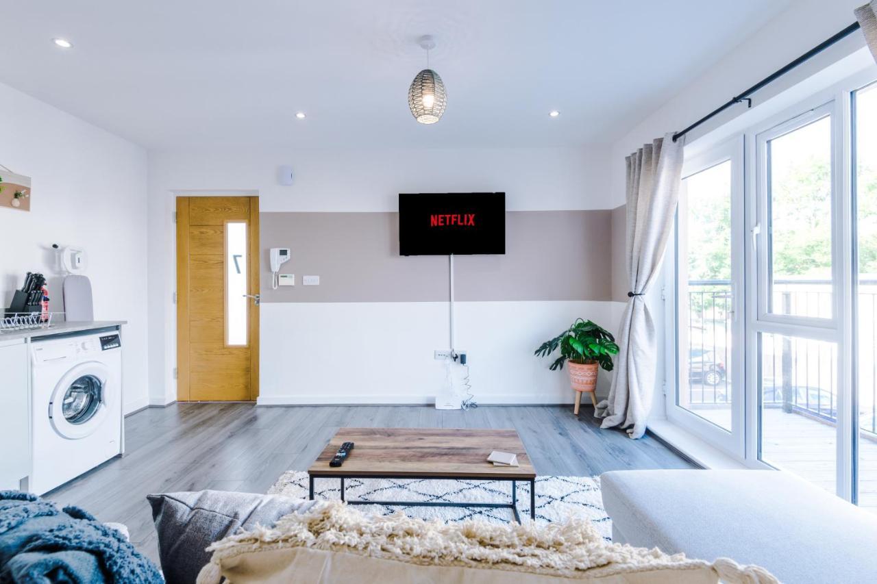 Stunning 2 Bed Apt By Greenstay Serviced Accommodation - Located In Formby Village - Perfect For Short & Long Stays - Couples, Friends & Families & Business Travellers All Welcome - Dog Friendly - 7 Esterno foto