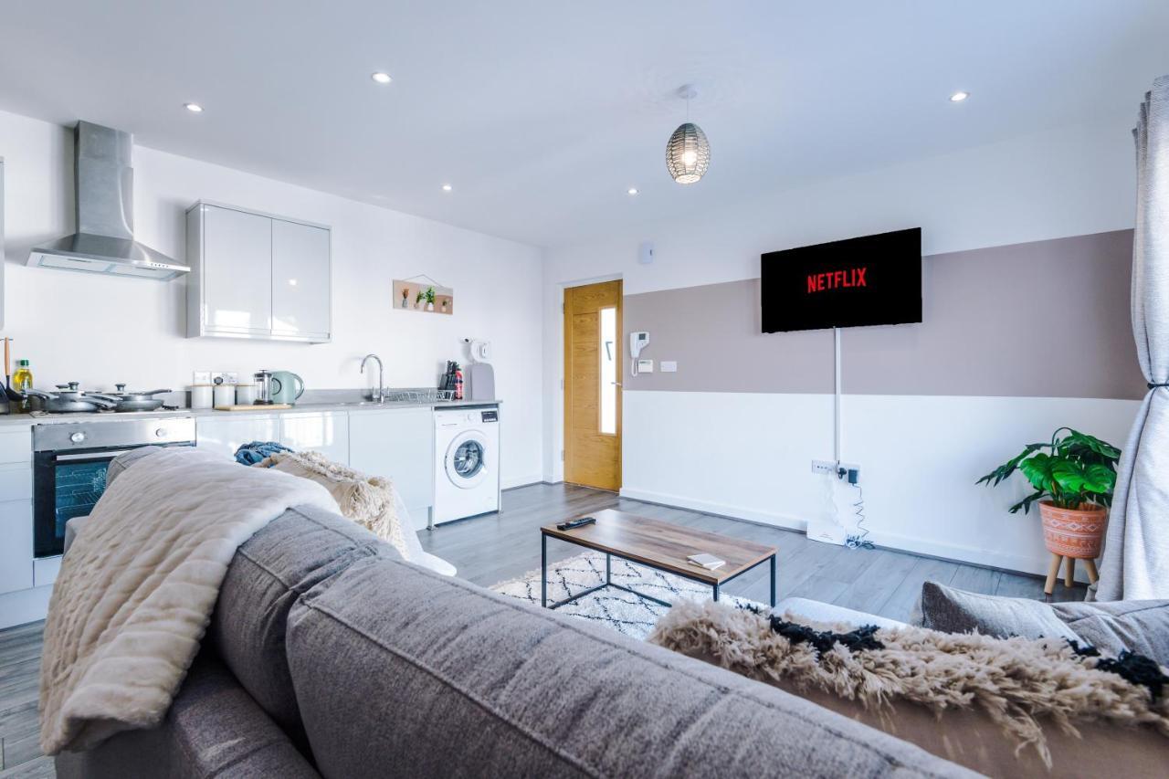 Stunning 2 Bed Apt By Greenstay Serviced Accommodation - Located In Formby Village - Perfect For Short & Long Stays - Couples, Friends & Families & Business Travellers All Welcome - Dog Friendly - 7 Esterno foto