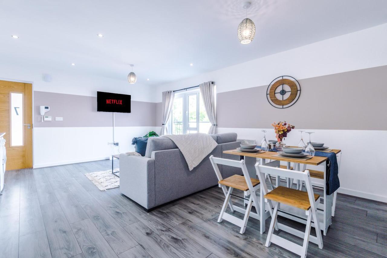 Stunning 2 Bed Apt By Greenstay Serviced Accommodation - Located In Formby Village - Perfect For Short & Long Stays - Couples, Friends & Families & Business Travellers All Welcome - Dog Friendly - 7 Esterno foto